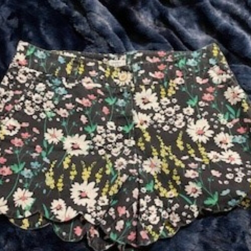 Crown & Ivy Shorts